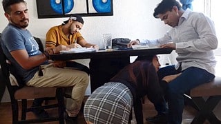 La profesora viciosa hace un gangbang con los alumnos