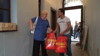 Follarse a la anciana le provocó mucho morbo a este latino