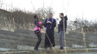 Ebony Mistique se liga a un empollón y acaba montando un trío en la furgoneta