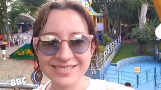 Mi novia me dio una mamada en la noria