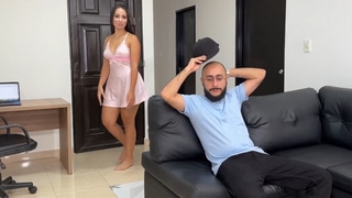 La hermana de mi amigo me provoca y me la follo