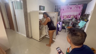 La criada me provoca y yo termino follándomela